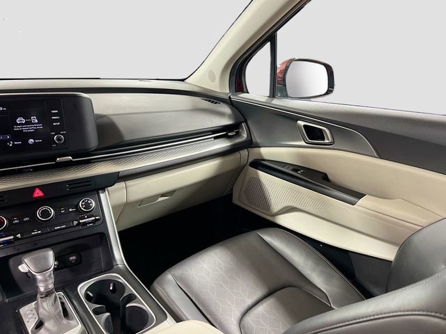 Used 2024 Kia Carnival LX FWD image 23
