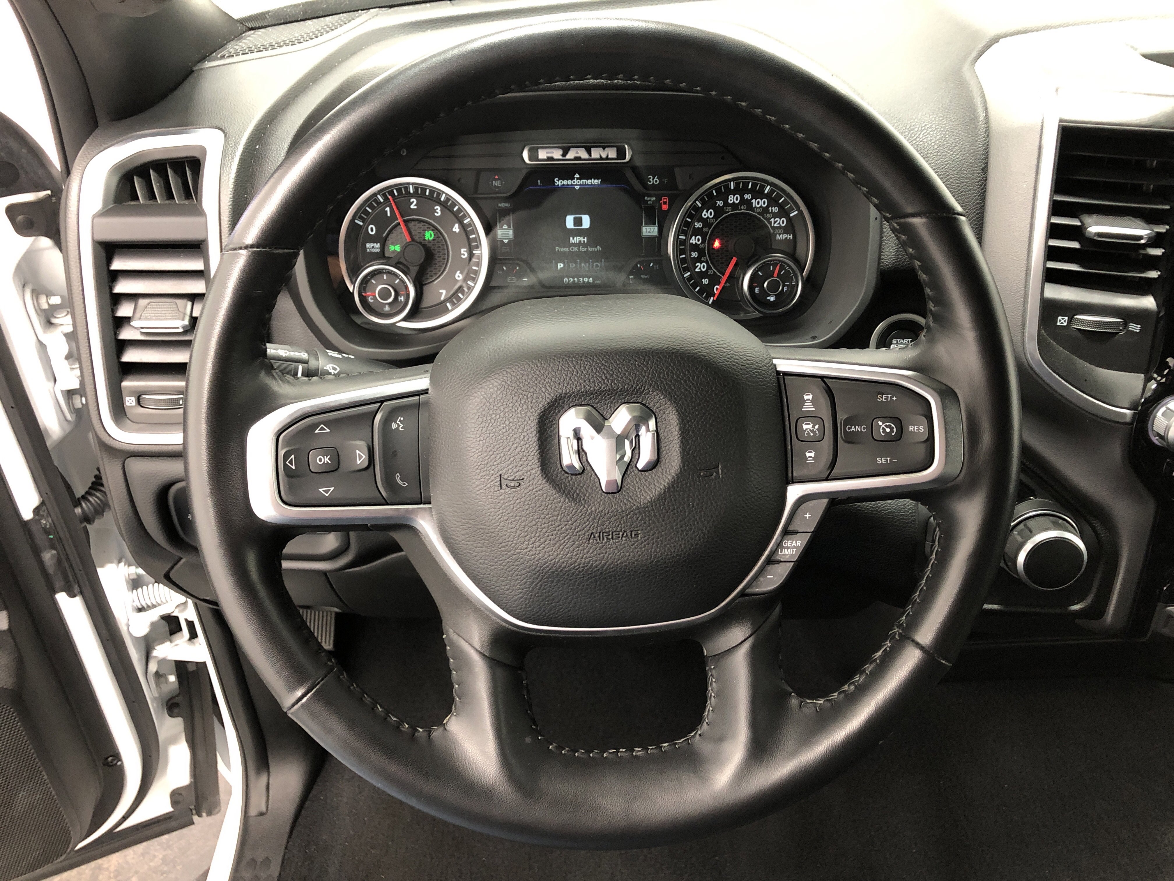 Certified 2024 RAM 2500 Big Horn w/ Night Edition AWD/4WD image 22