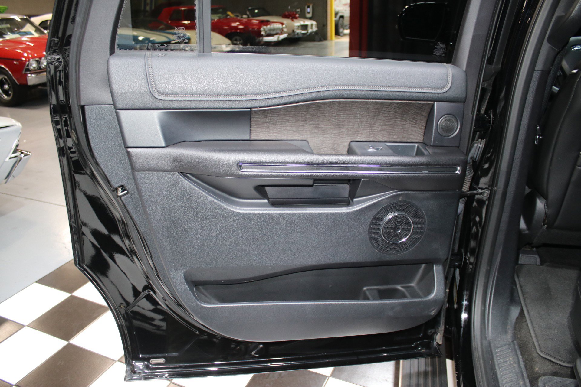 Used 2018 Ford Expedition Max Limited w/ Equipment Group 302A image 38