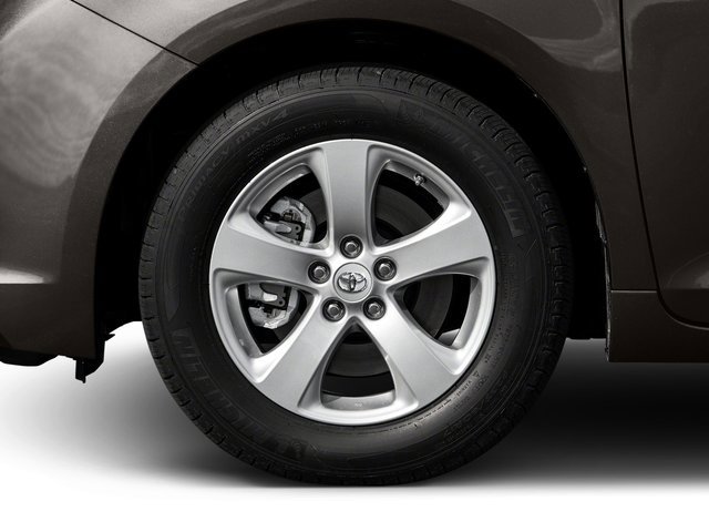 Used 2017 Toyota Sienna LE w/ Outdoor Package image 14