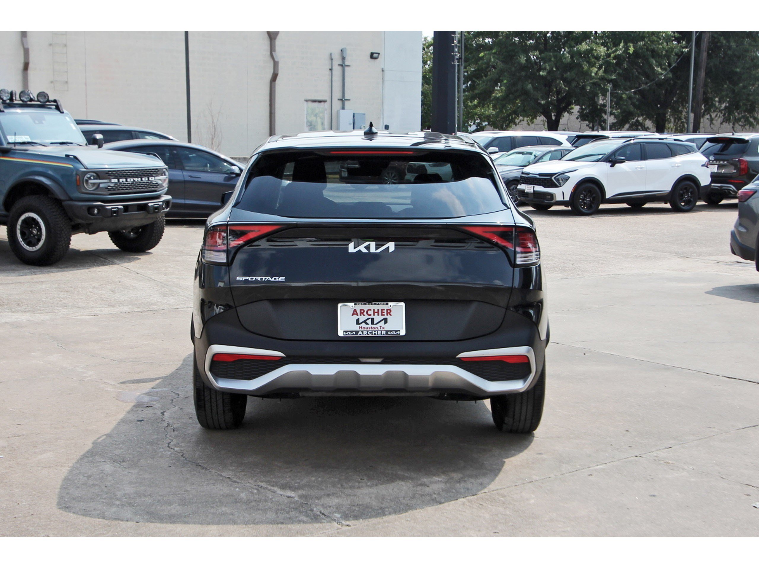 Certified 2025 Kia Sportage LX FWD image 6