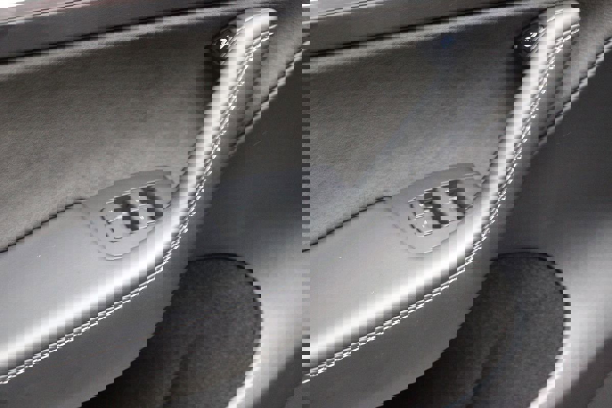 Used 2023 Tesla Model Y Performance image 14