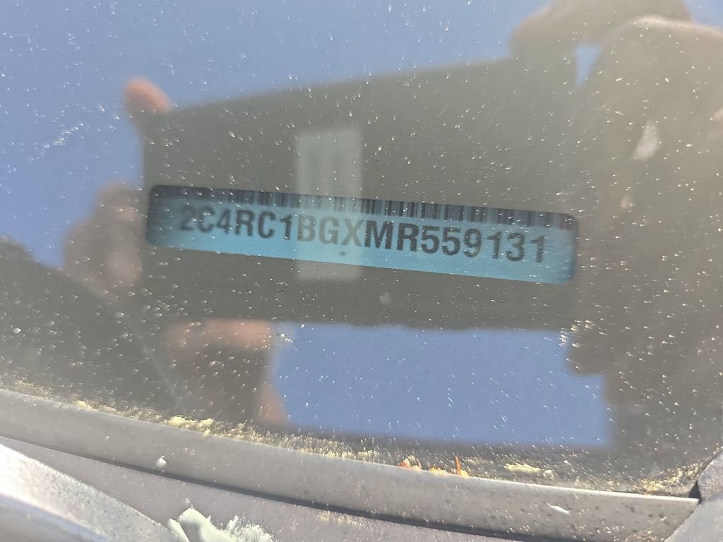 Used 2021 Chrysler Pacifica Touring-L w/ Premium & Safety Sphere Group image 31