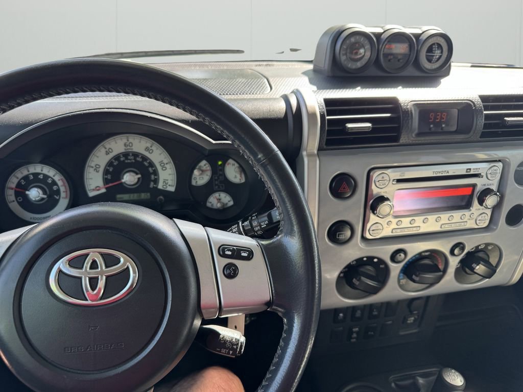 Used 2014 Toyota FJ Cruiser 4WD w/ Upgrade Package image 11