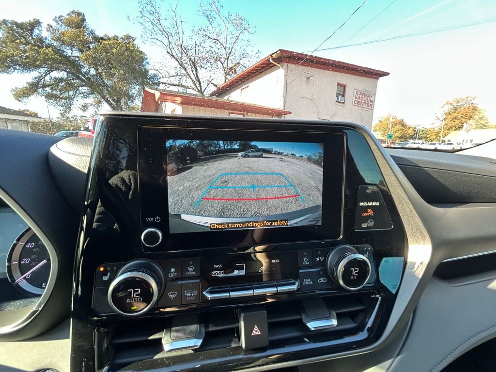 Used 2023 Toyota Highlander XLE image 36