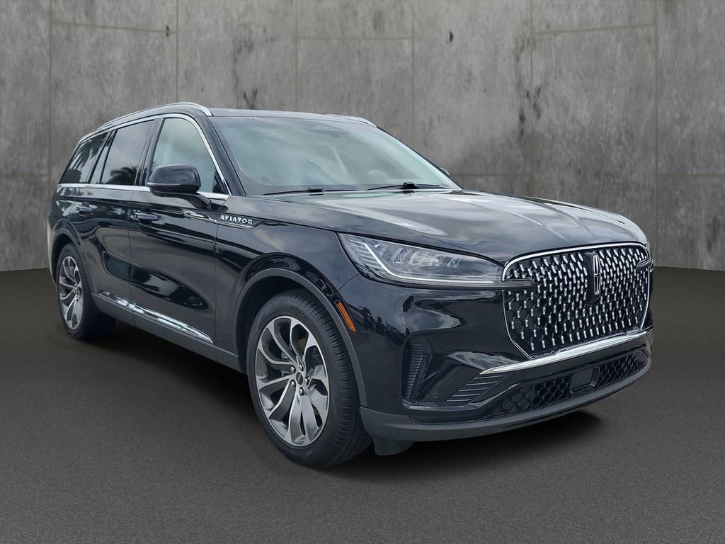 New 2025 Lincoln Aviator 2WD image 31