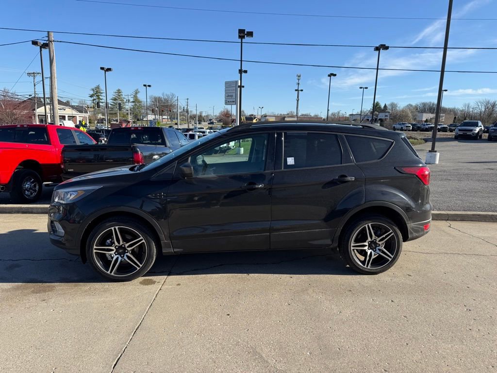 Used 2019 Ford Escape SEL image 9