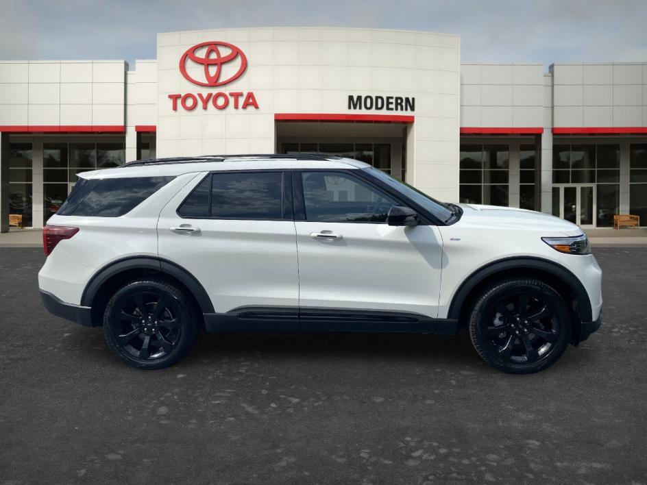 Used 2023 Ford Explorer ST-Line w/ Class IV Trailer Tow Package image 4