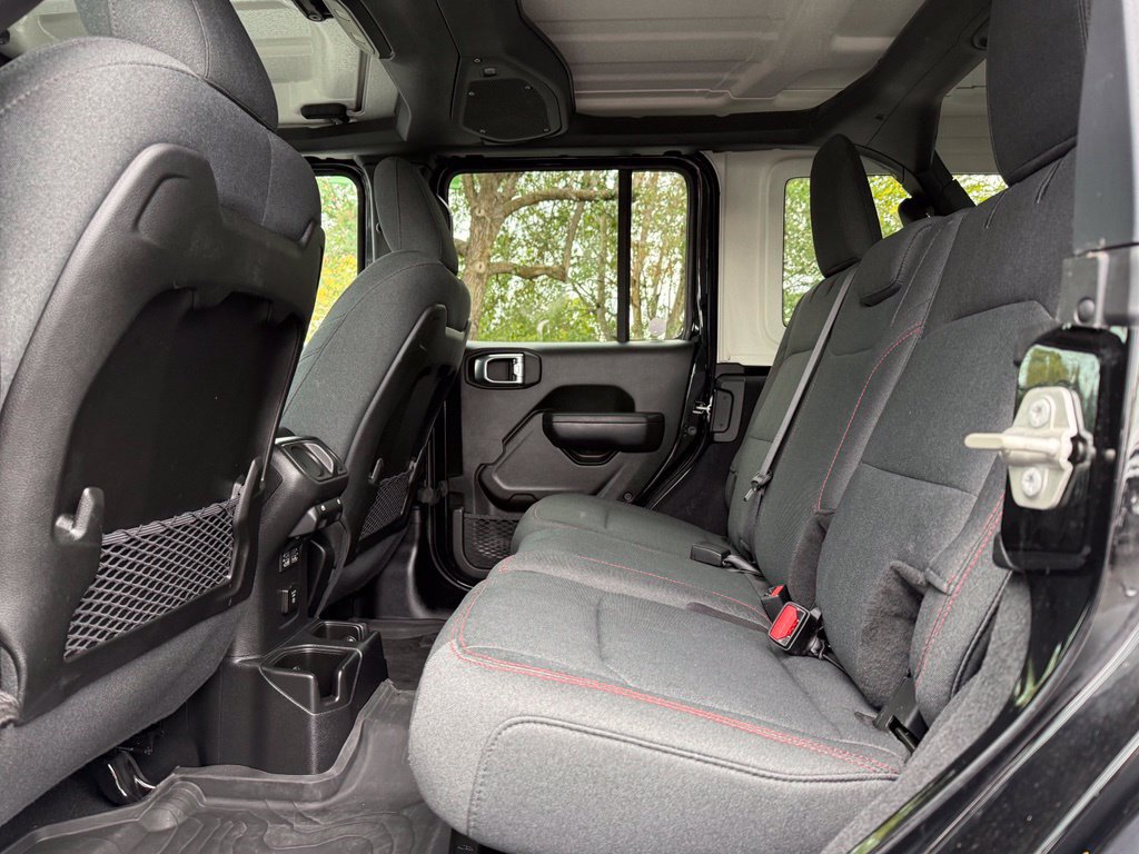 Used 2024 Jeep Wrangler Unlimited Rubicon w/ Convenience Group AWD/4WD image 16