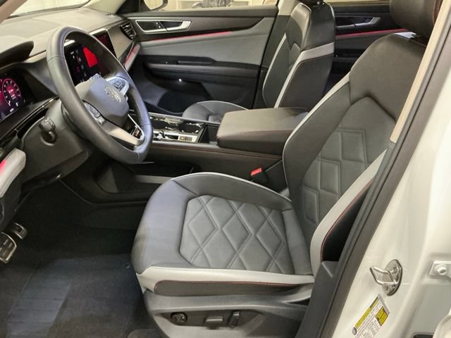 Used 2024 Volkswagen Atlas Peak Edition SE AWD/4WD image 15