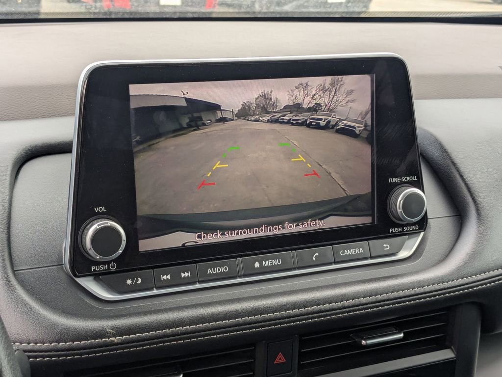 Used 2023 Nissan Rogue S image 21