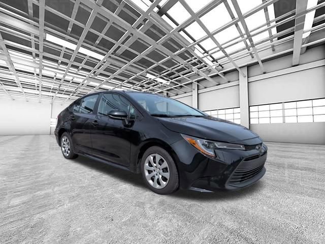 Used 2024 Toyota Corolla LE image 1
