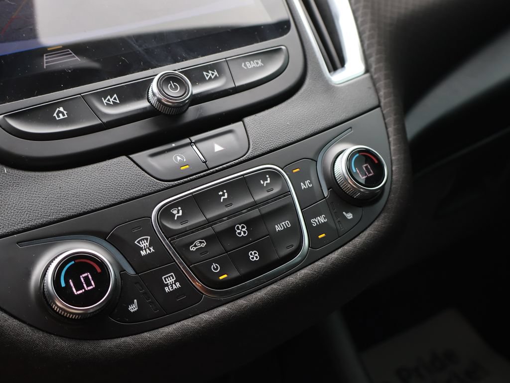Used 2020 Chevrolet Malibu LT FWD image 27