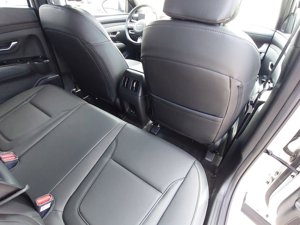 Certified 2025 Hyundai Santa Cruz SEL image 11