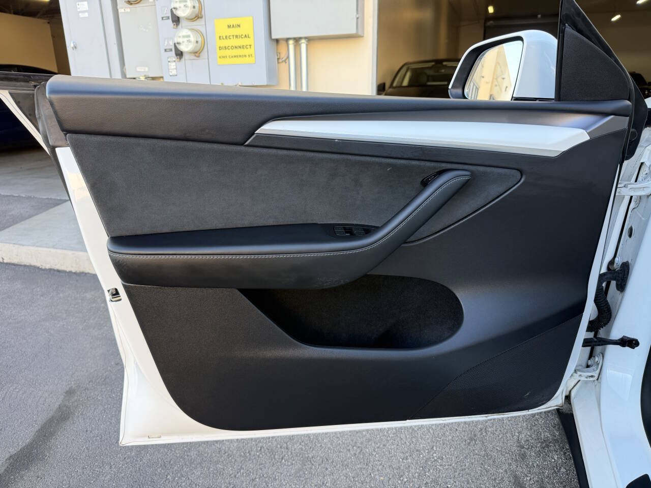 Used 2024 Tesla Model Y Long Range AWD/4WD image 30