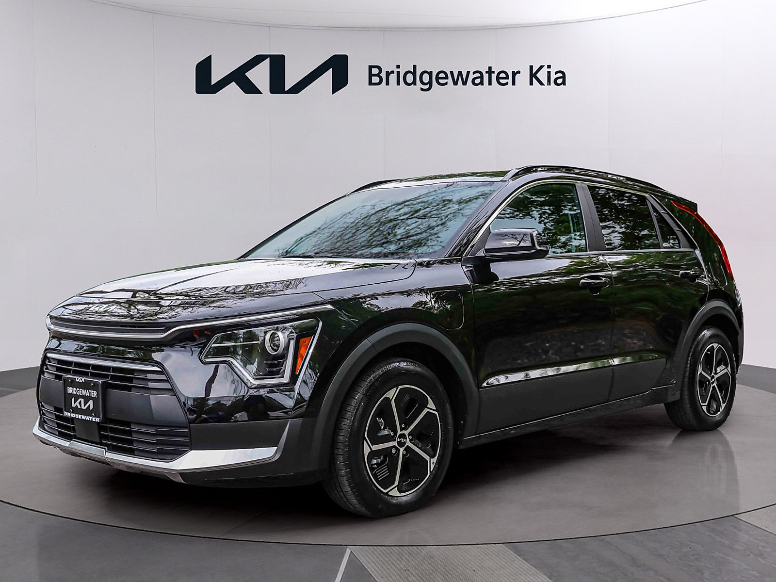 Certified 2025 Kia Niro EX w/ EX Cold Weather Package FWD image 3