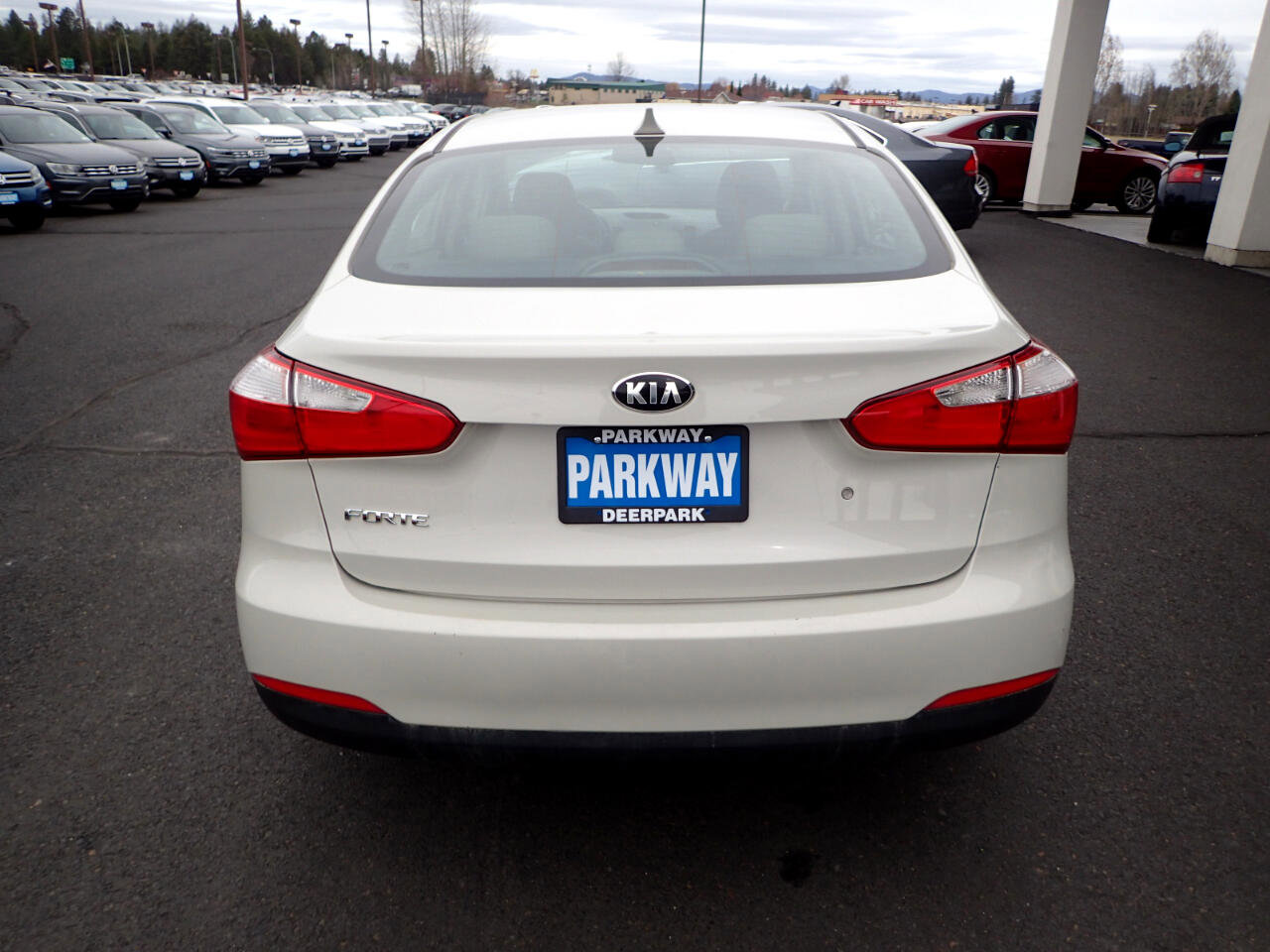 Used 2015 Kia Forte LX FWD image 4