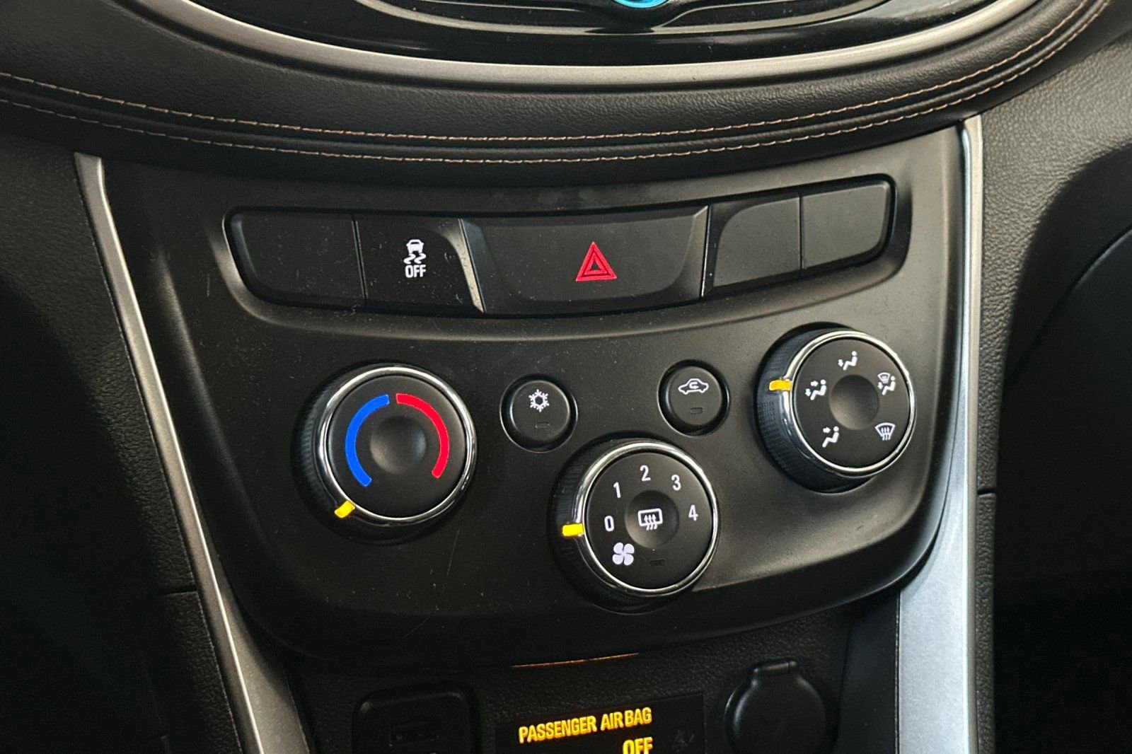 Used 2019 Chevrolet Trax LT w/ LT Convenience Package image 22