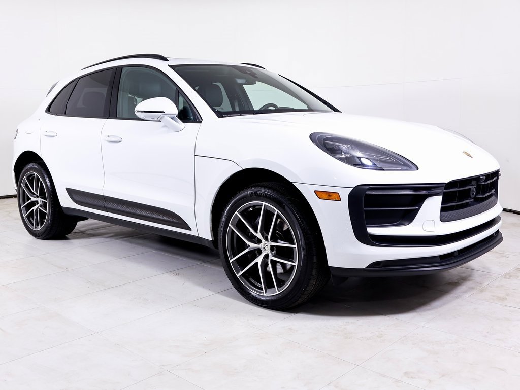 Certified 2024 Porsche Macan w/ Premium Plus Package image 25