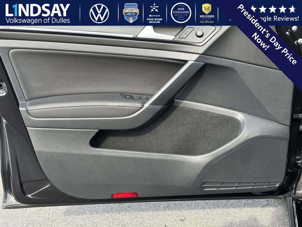 Used 2019 Volkswagen Golf R 4-Door image 8