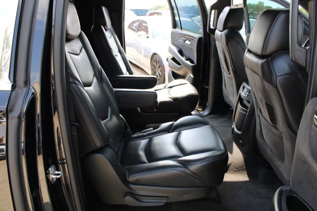 Used 2020 Cadillac Escalade ESV Platinum RWD image 58