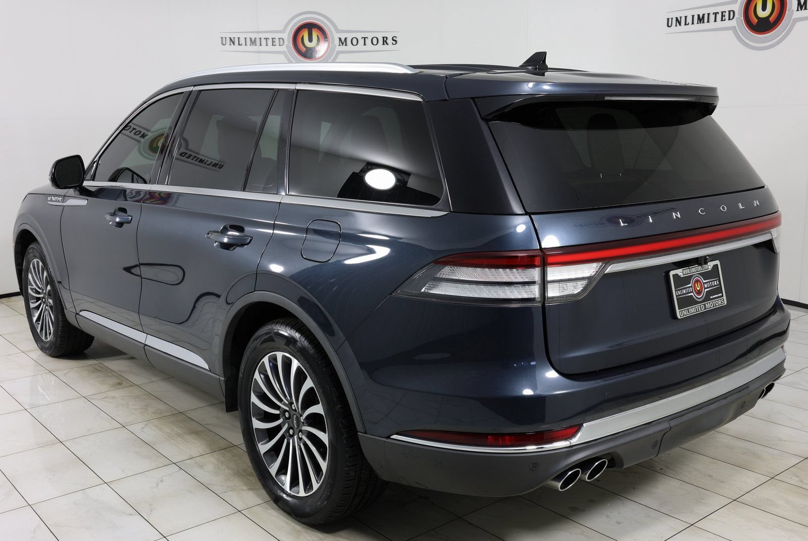 Used 2021 Lincoln Aviator Reserve w/ Class IV Trailer Tow Package AWD/4WD image 4