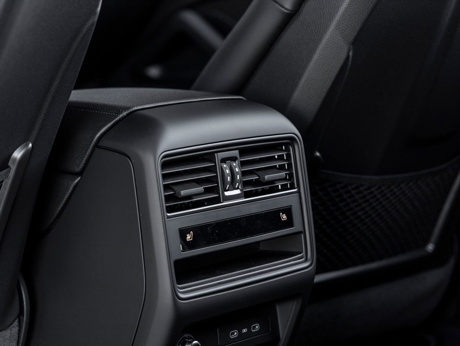 Certified 2026 Porsche Cayenne Coupe image 34