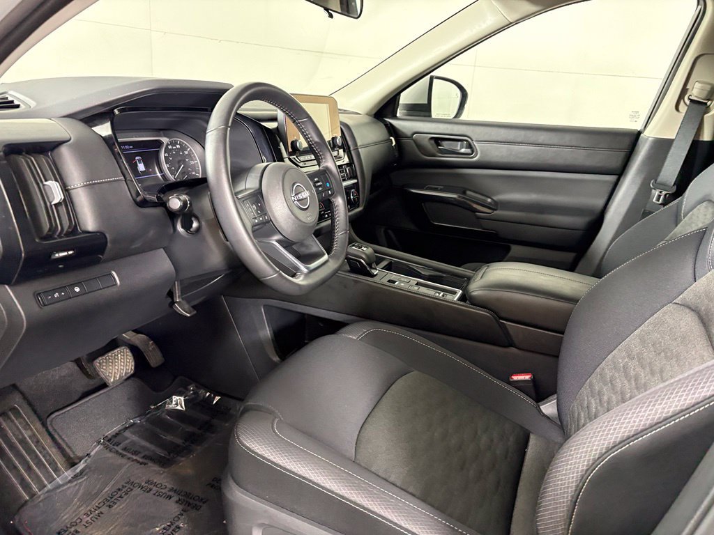 Used 2024 Nissan Pathfinder SV FWD image 23