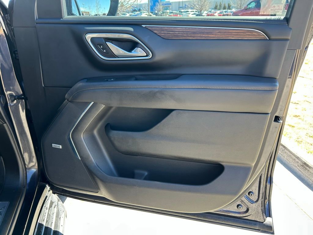 Used 2022 Chevrolet Tahoe High Country AWD/4WD image 29