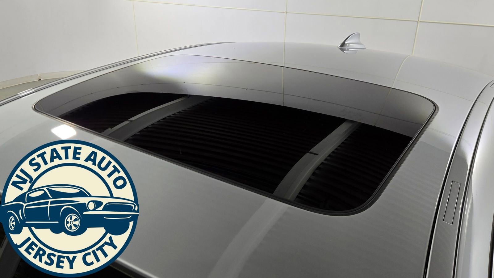 Used 2018 BMW 530i xDrive w/ Premium Package image 9