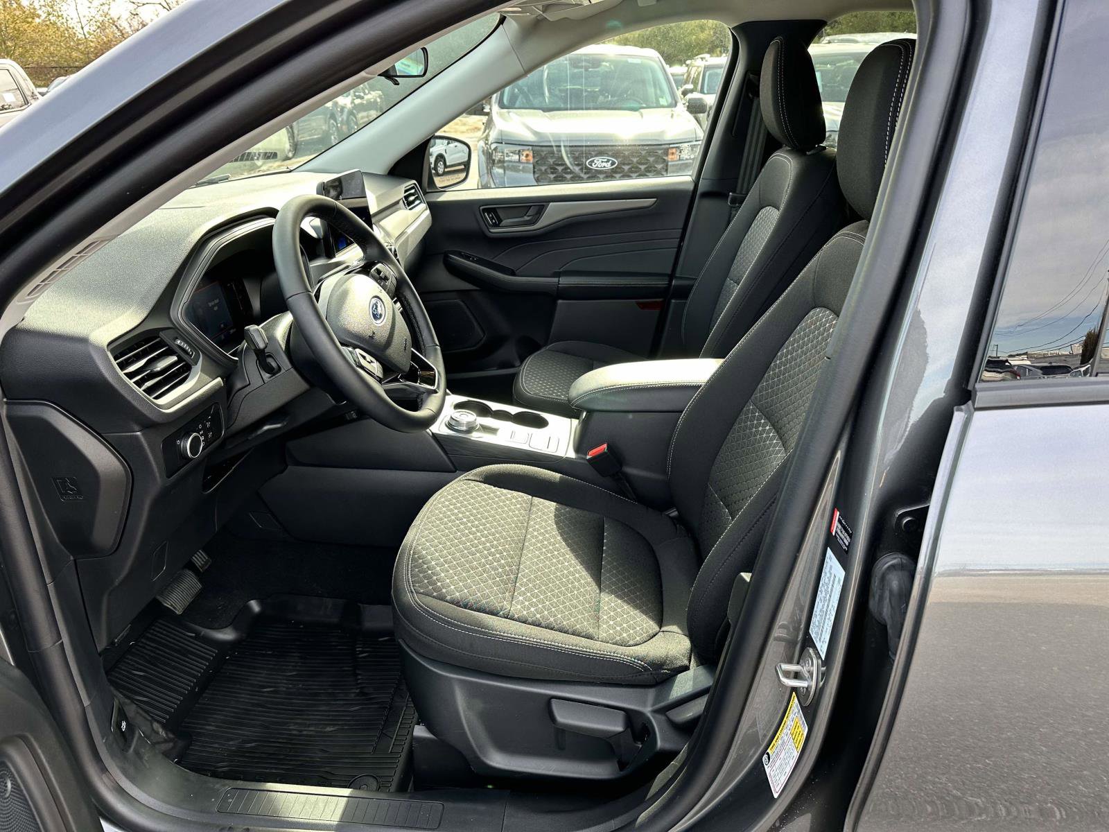 Used 2025 Ford Escape Active w/ Cold Weather Package FWD image 12