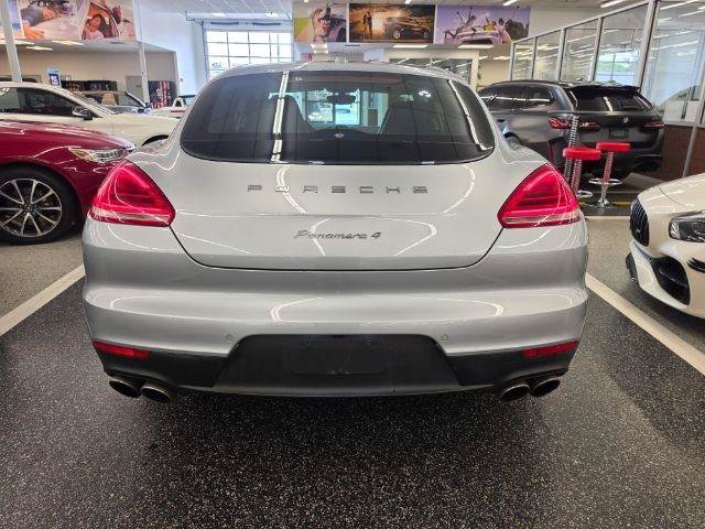 Used 2016 Porsche Panamera image 6
