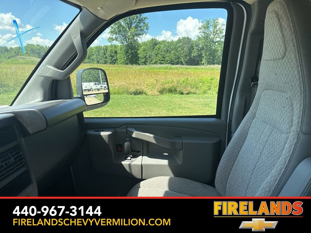 New 2025 Chevrolet Express 2500 Work Van w/ Driver Convenience Package image 18
