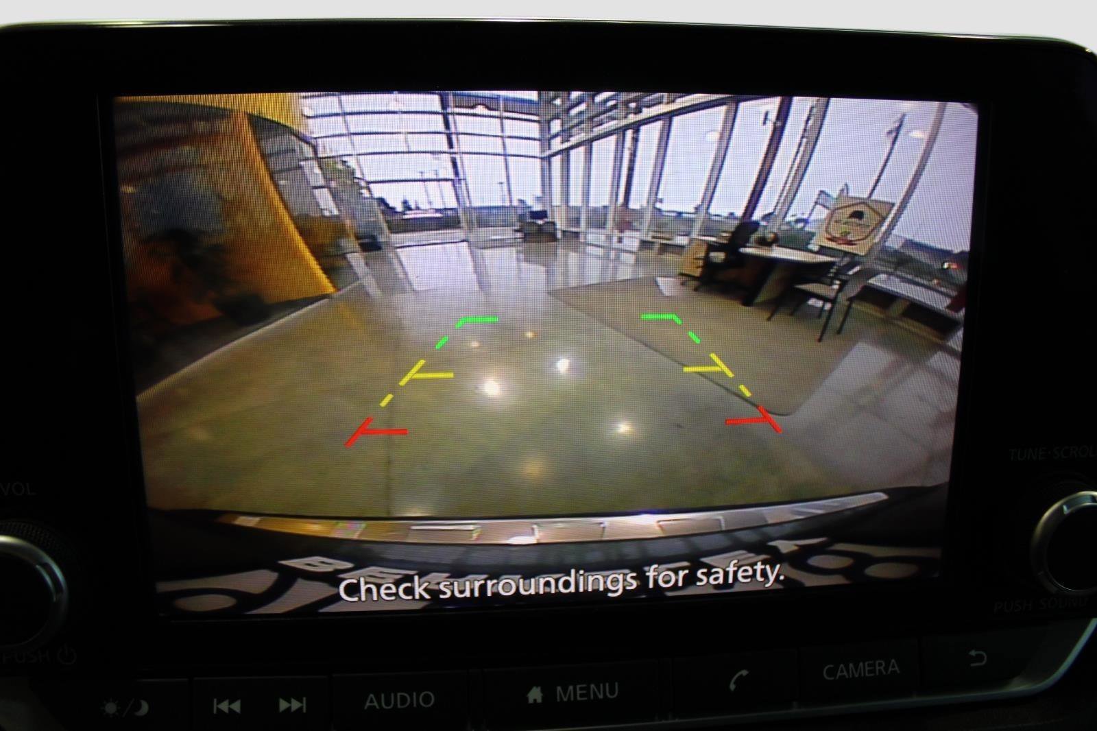 Used 2023 Nissan Rogue S image 17