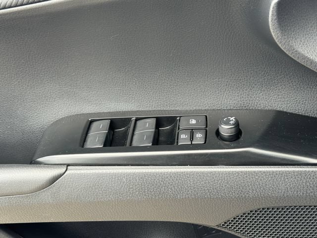 Used 2025 Toyota Camry SE FWD image 29