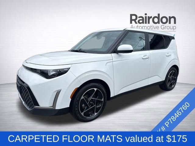 Used 2023 Kia Soul EX image 3