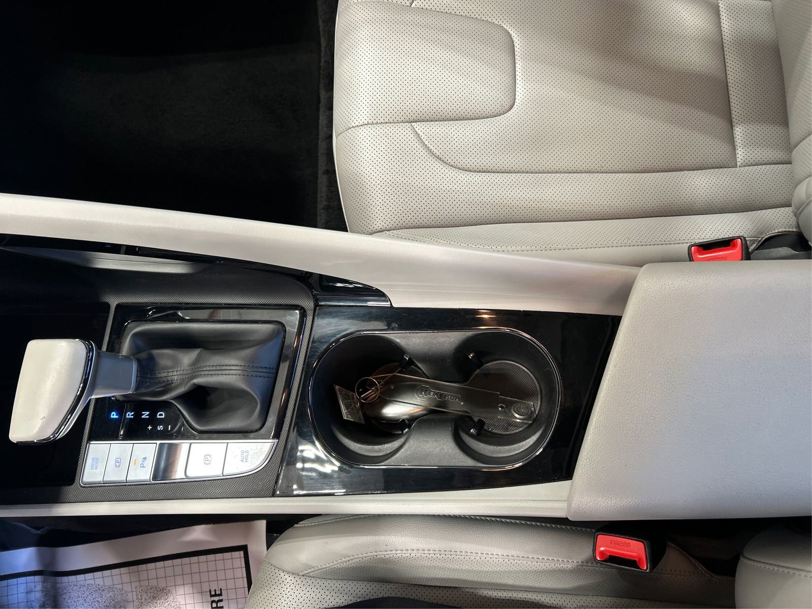 Used 2024 Hyundai Elantra Limited image 15