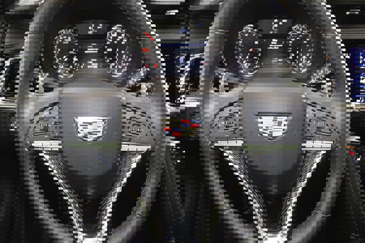 Used 2024 Cadillac XT6 Sport image 40