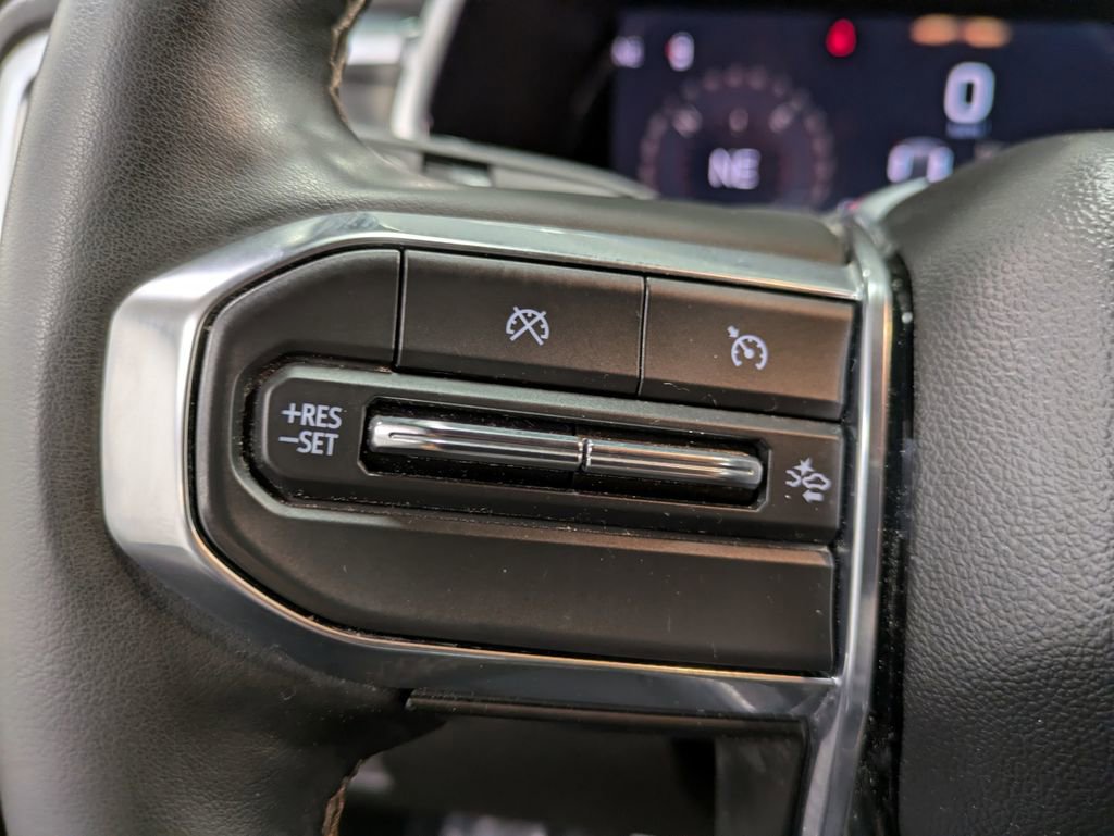 Used 2023 GMC Canyon Denali image 18