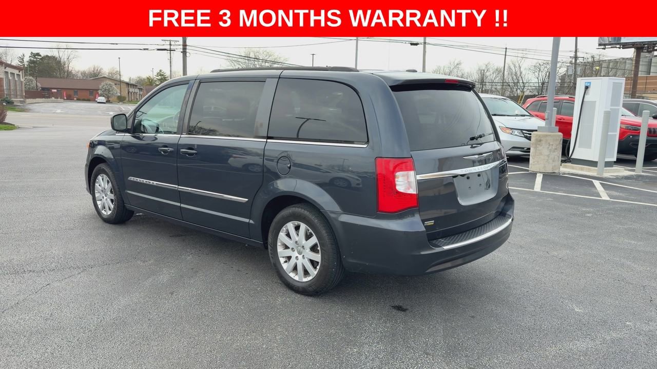 Used 2014 Chrysler Town & Country Touring FWD image 6