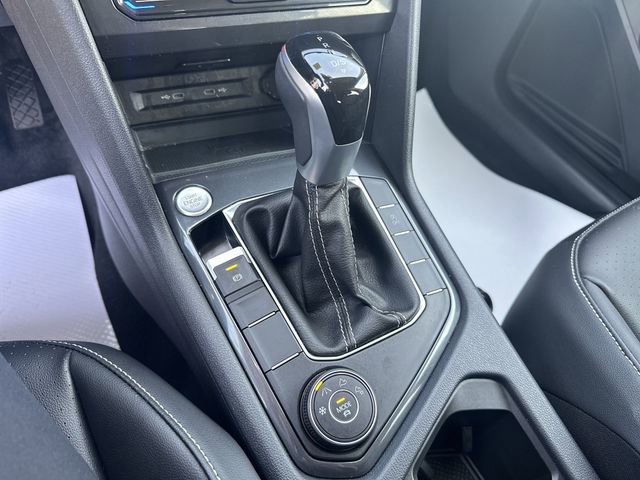 Used 2024 Volkswagen Tiguan SE image 17