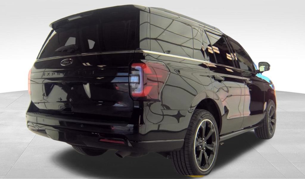 Used 2023 Ford Expedition Limited AWD/4WD image 4