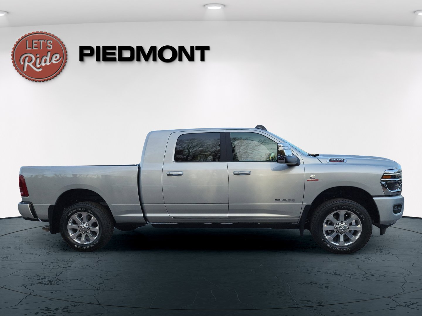 New 2026 RAM 2500 Laramie AWD/4WD image 5