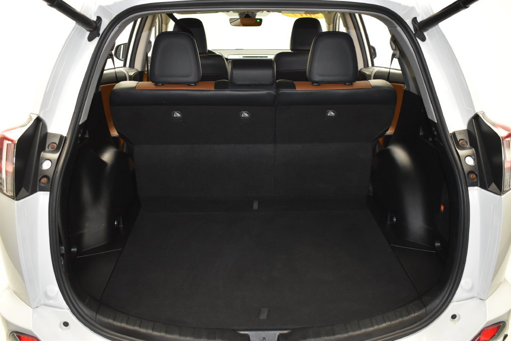 Used 2017 Toyota RAV4 Limited w/ Advanced Technology Package AWD/4WD image 39
