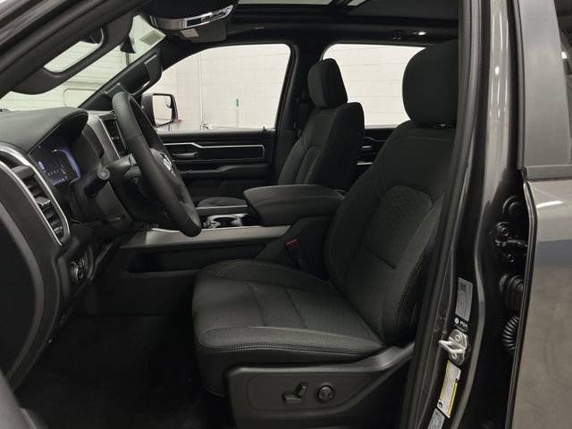 New 2026 RAM 1500 4x4 Crew Cab image 4
