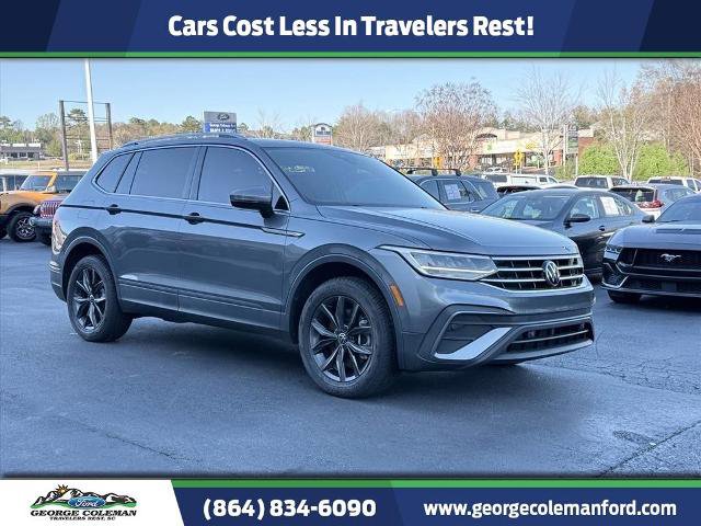 Used 2023 Volkswagen Tiguan SE w/ Panoramic Sunroof Package FWD image 1