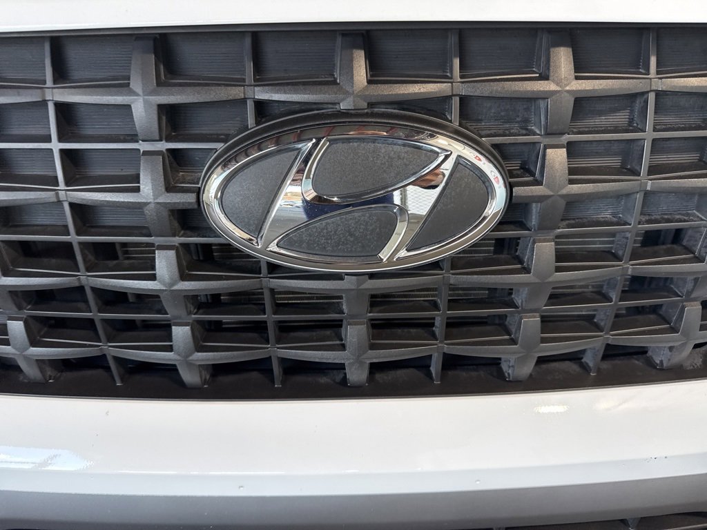 Used 2024 Hyundai Venue SE image 13