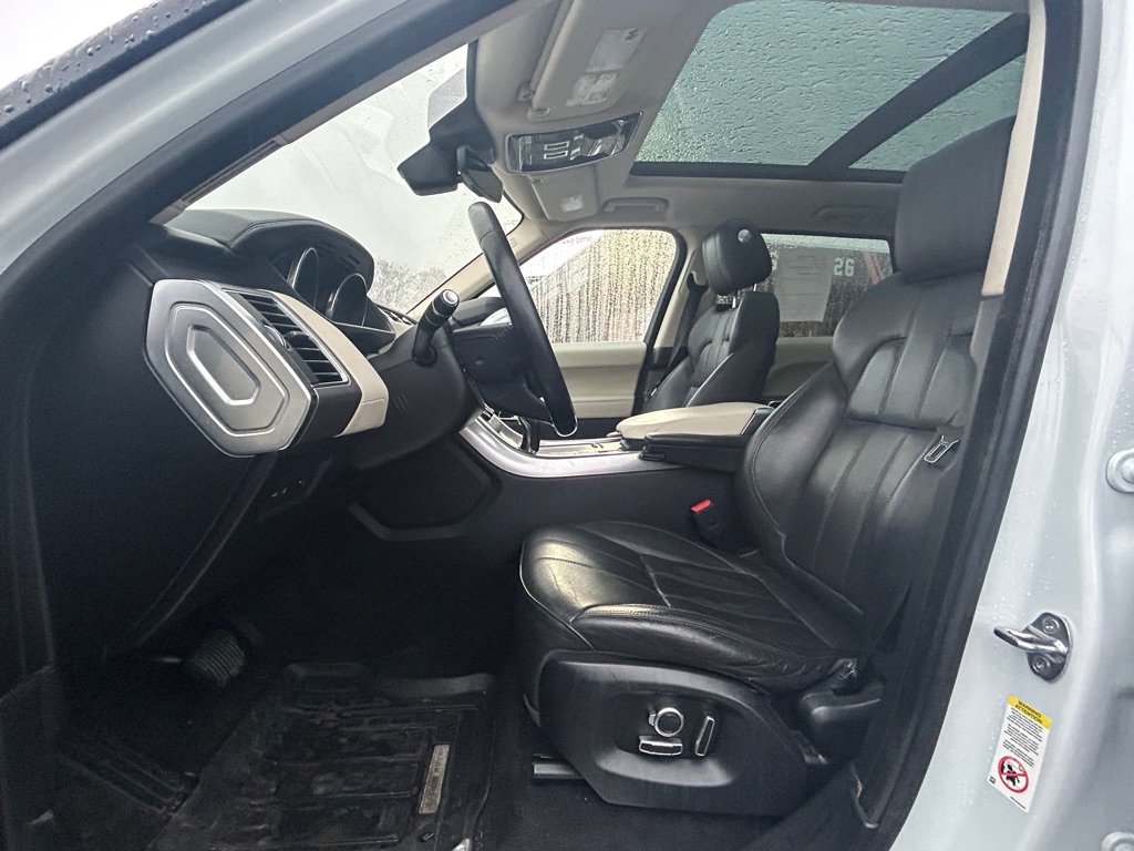Used 2017 Land Rover Range Rover Sport HSE image 7