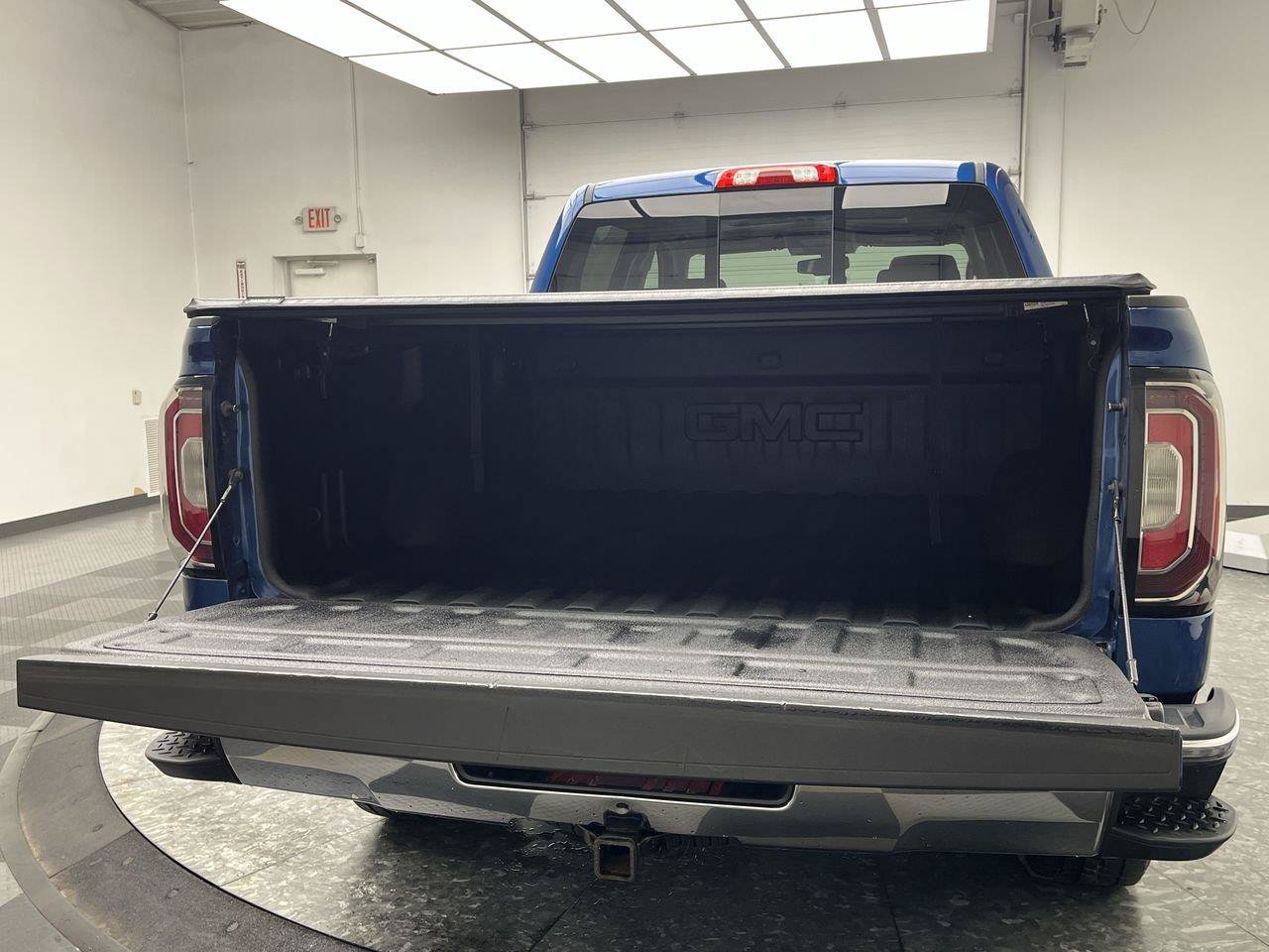 Used 2017 GMC Sierra 1500 SLT w/ SLT Premium Package AWD/4WD image 32