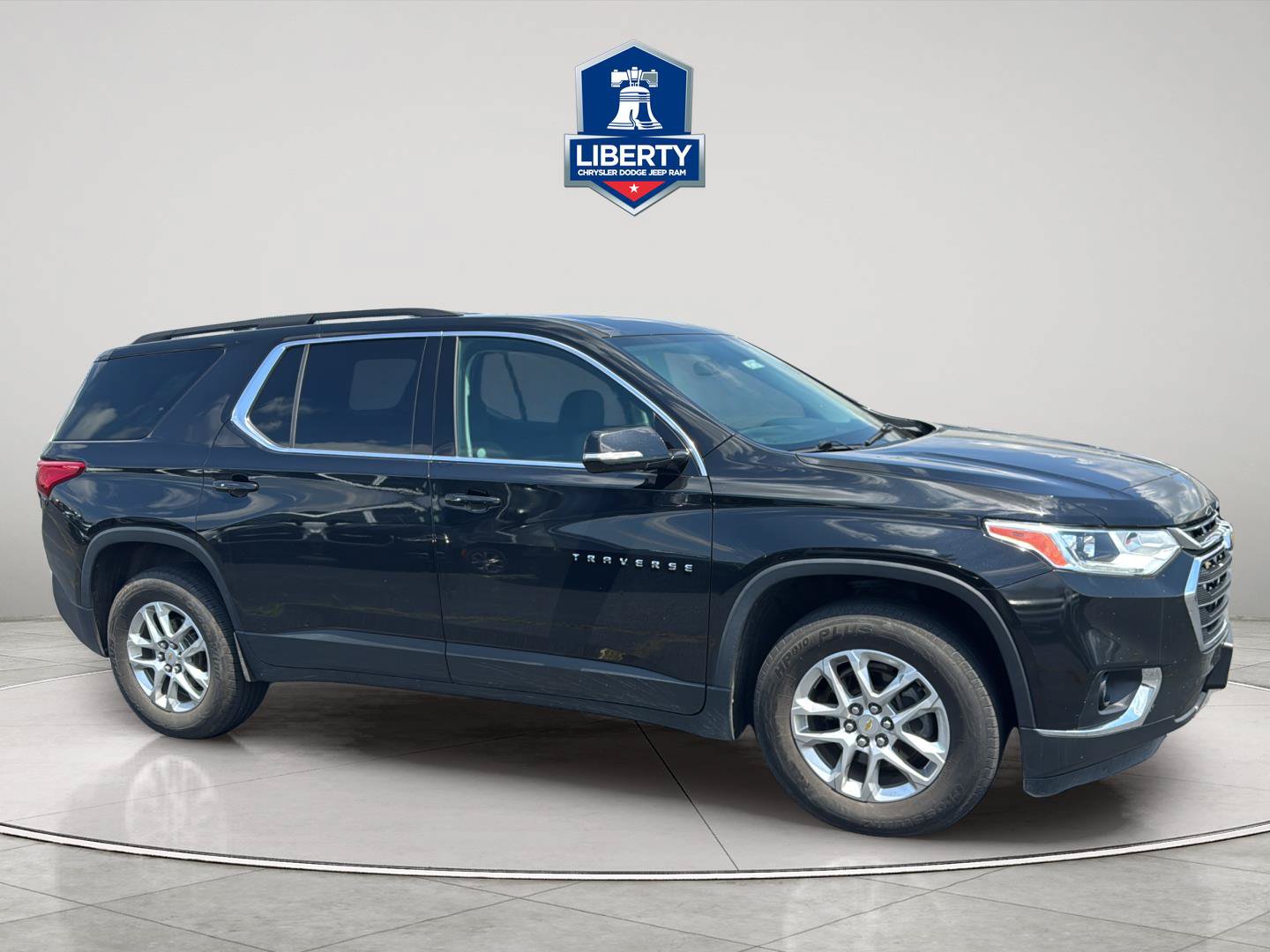 Used 2020 Chevrolet Traverse LT FWD image 14
